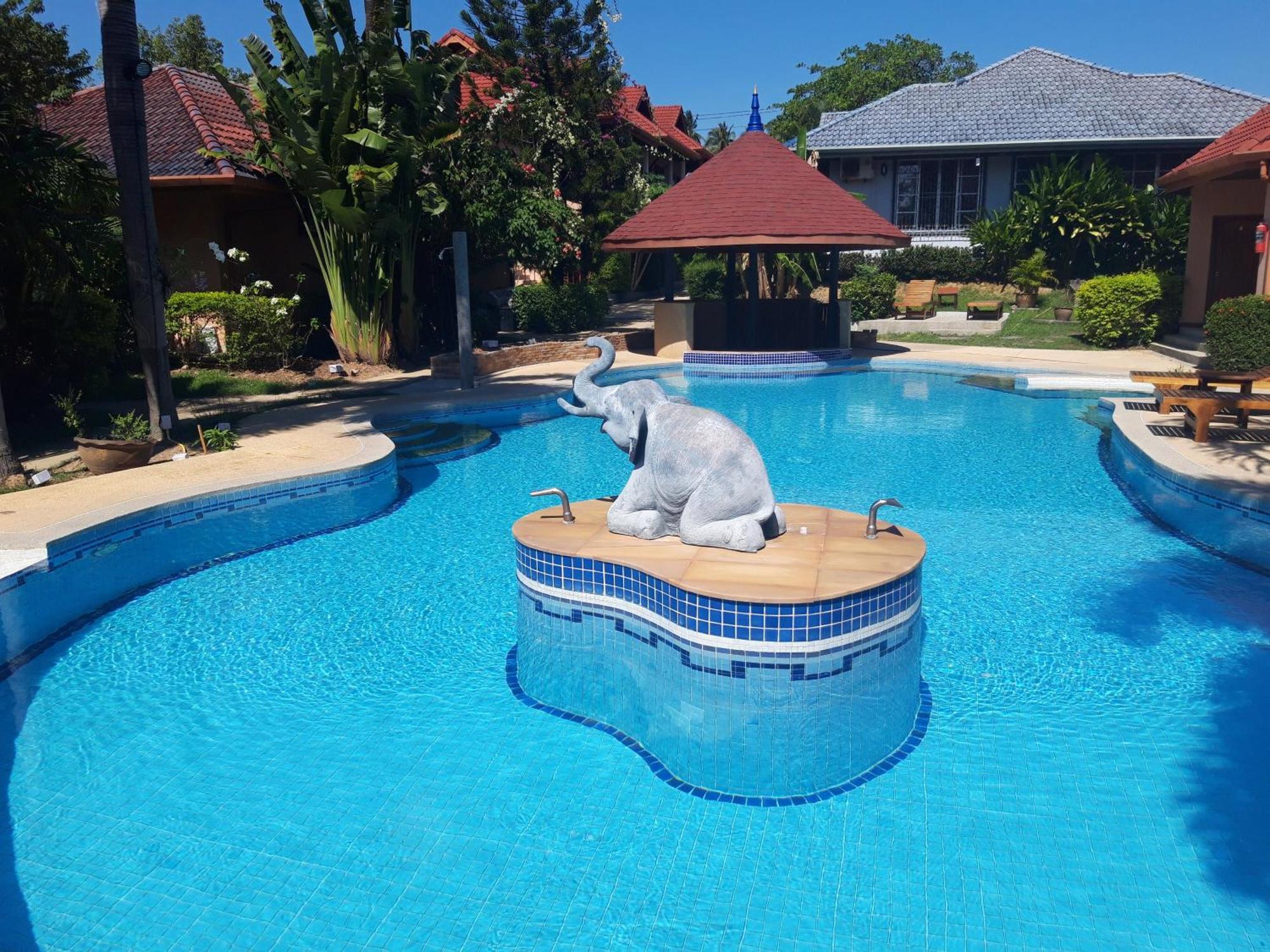 The Pace Phuket Boutique Resort Rawai Exterior photo